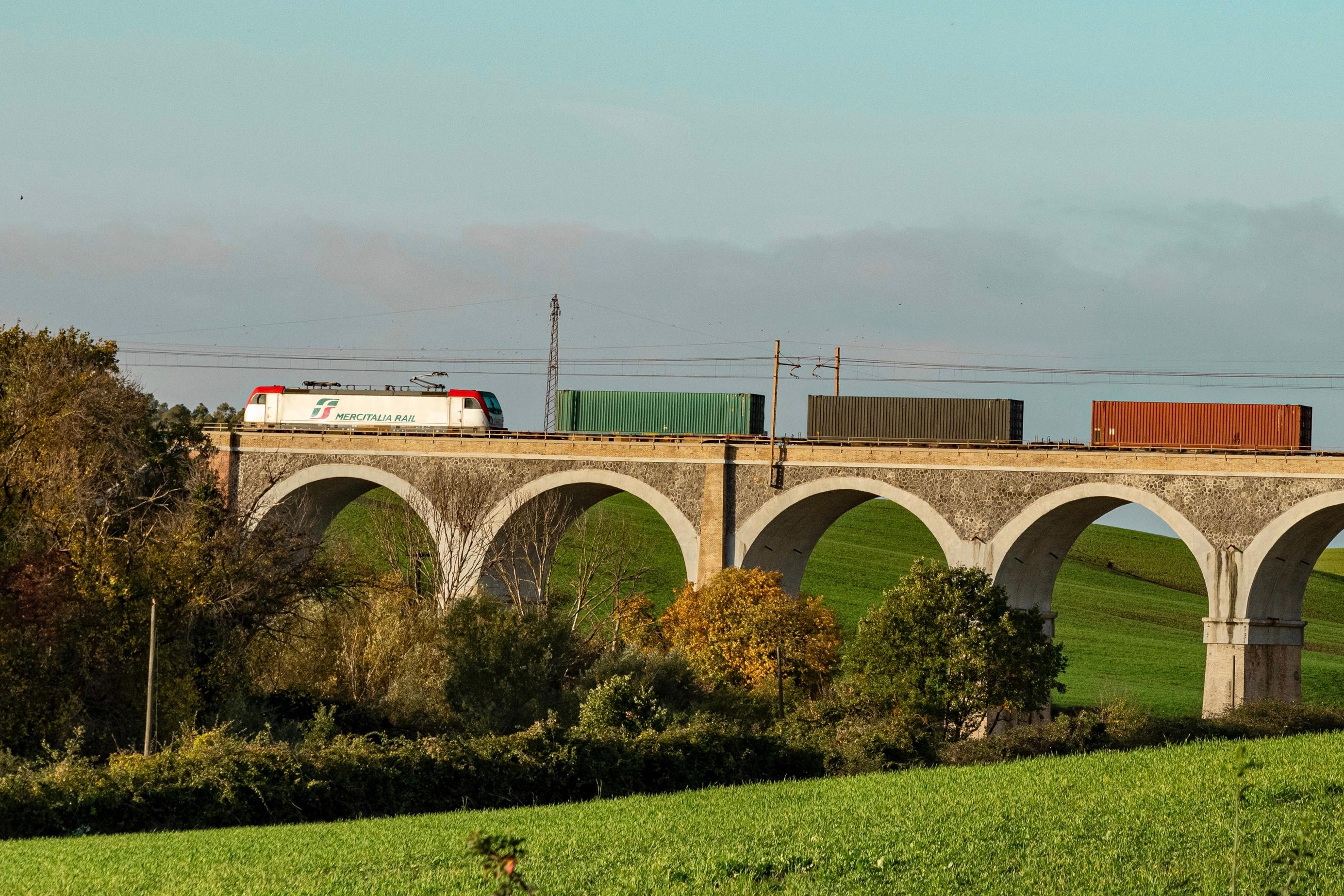 Comunicato stampa - Caro carburante, FS Logistix-ANITA: nuovo collegamento ferroviario merci Bologna-Marcianise